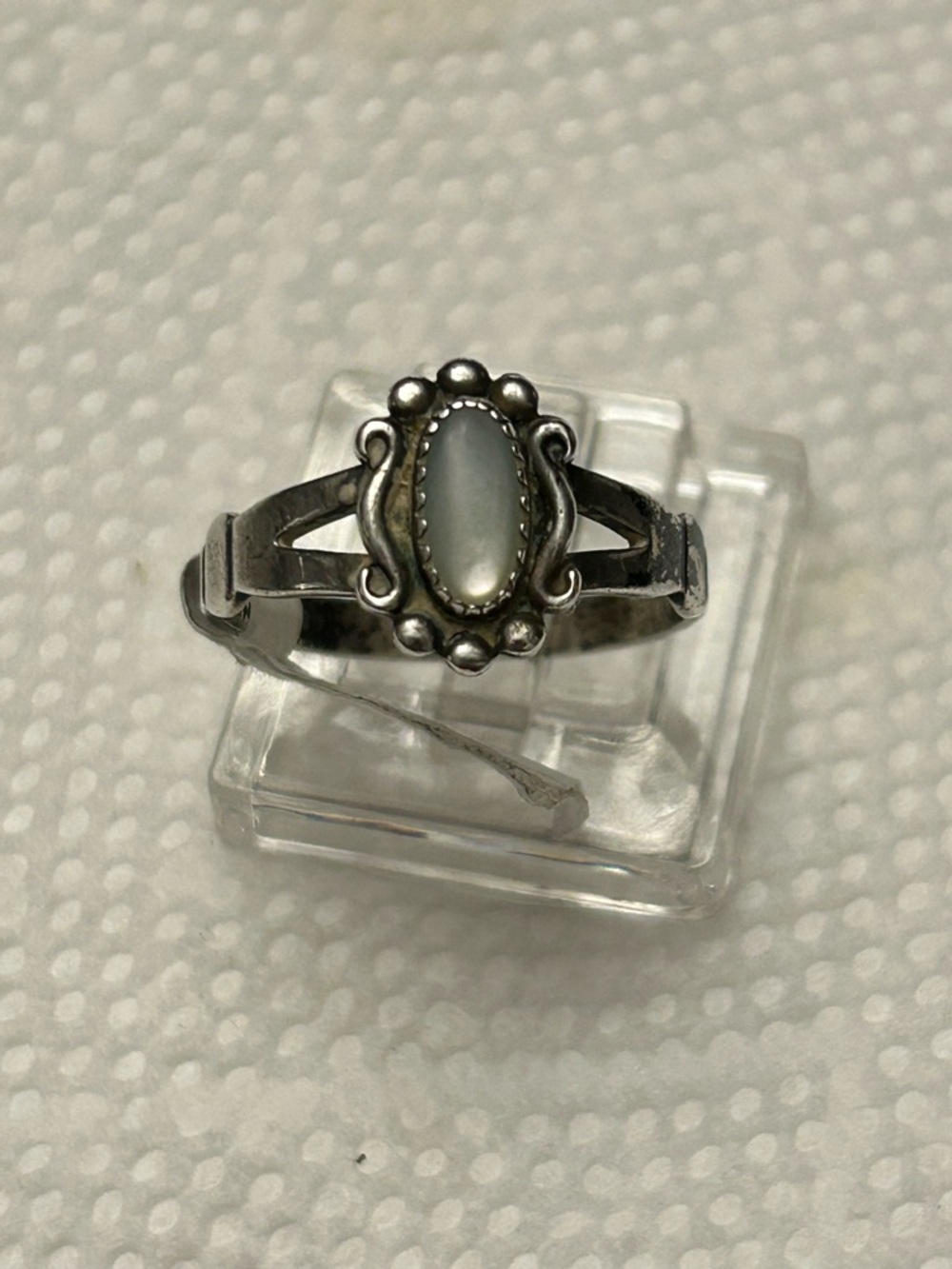 Sterling Silver White Mother-of-Pearl Oval Ring